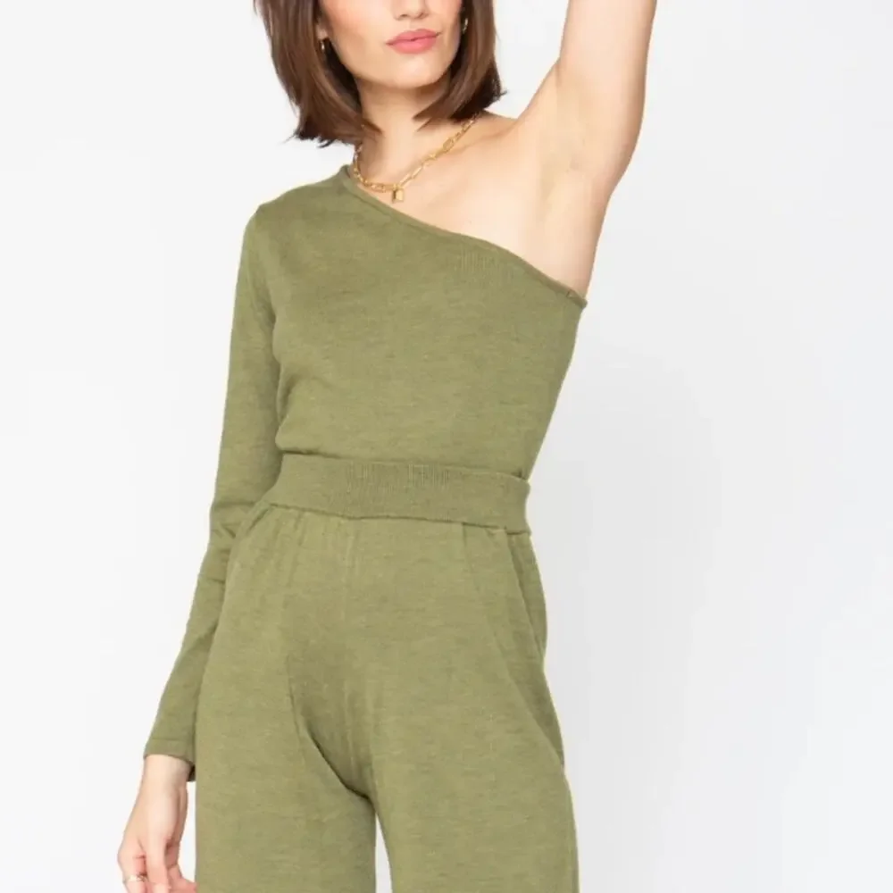 NWT Callahan Knitwear Sage Green Two-Piece Set Revolve One Shoulder Wide Leg S